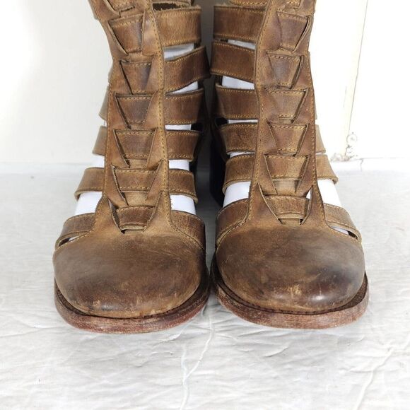 FREEBIRD BY STEVEN Women's Stone US 7M Brown Leather Distressed Cut Out Booties - Picture 4 of 14
